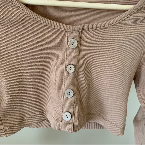 Button Down Long Sleeve Crop Top - Picture 5 of 6